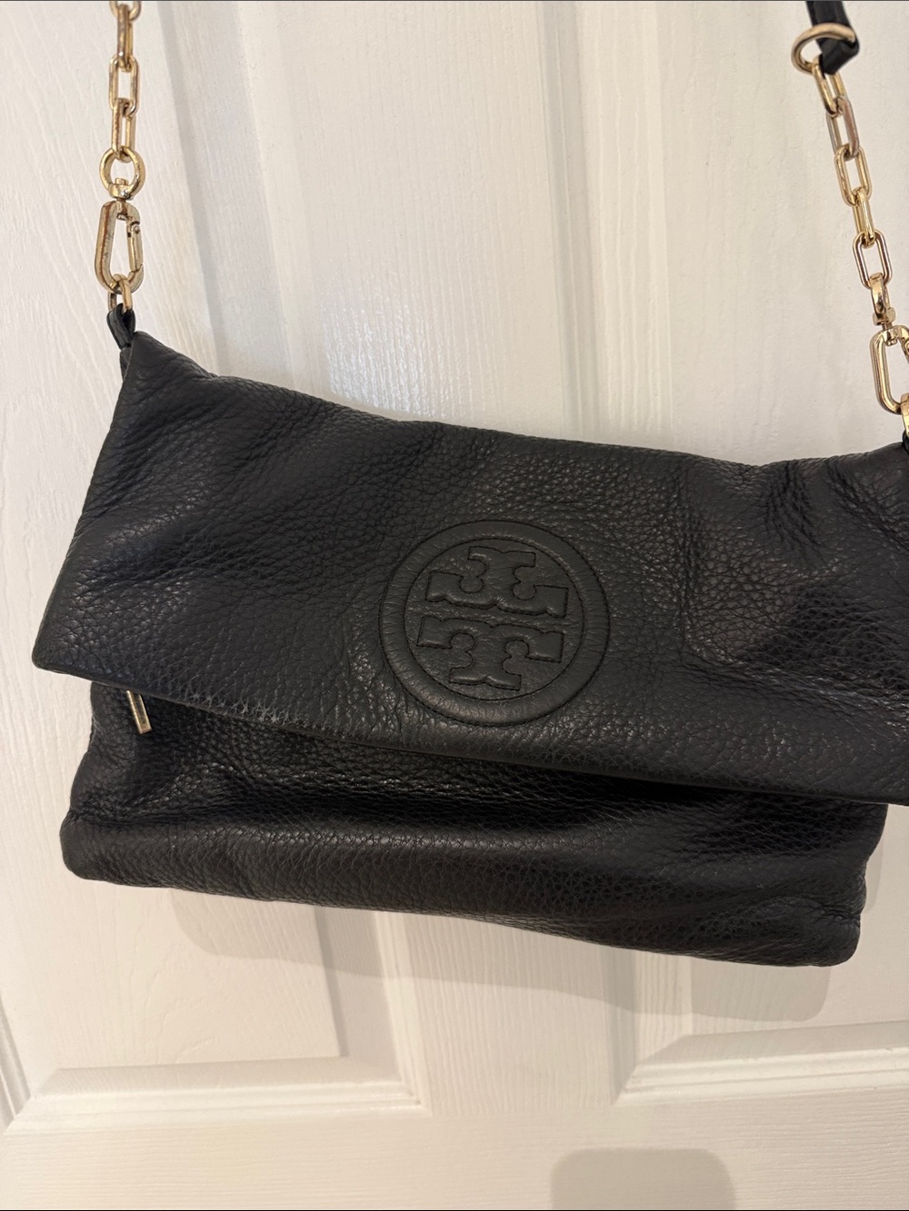 Tory Burch Black Pebbled Leather Fold-Over Crossbody with Gold-Tone Chain Strap - Picture 2 of 5